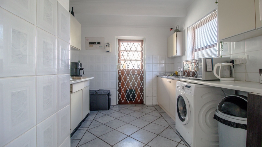 1 Bedroom Property for Sale in Edgemead Western Cape